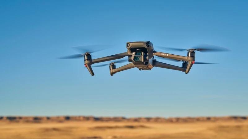 پهپاد DJI در حال پرواز